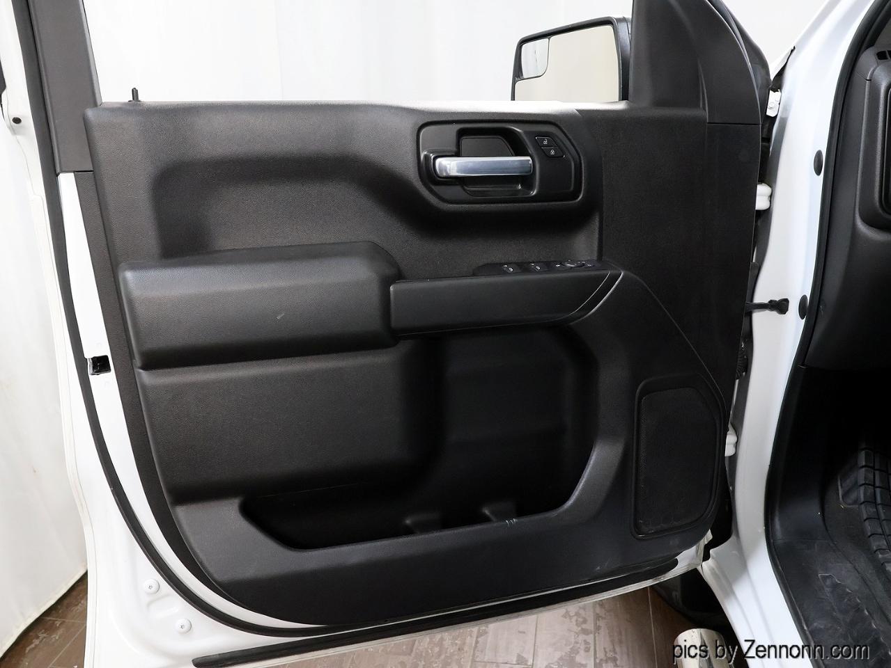 Chevrolet Silverado 1500 4WD Crew Cab 147" Custom 2021