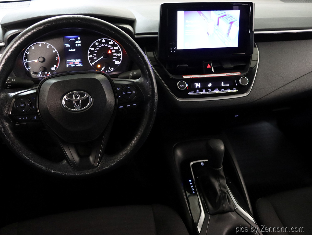 Toyota Corolla LE CVT (Natl) 2025