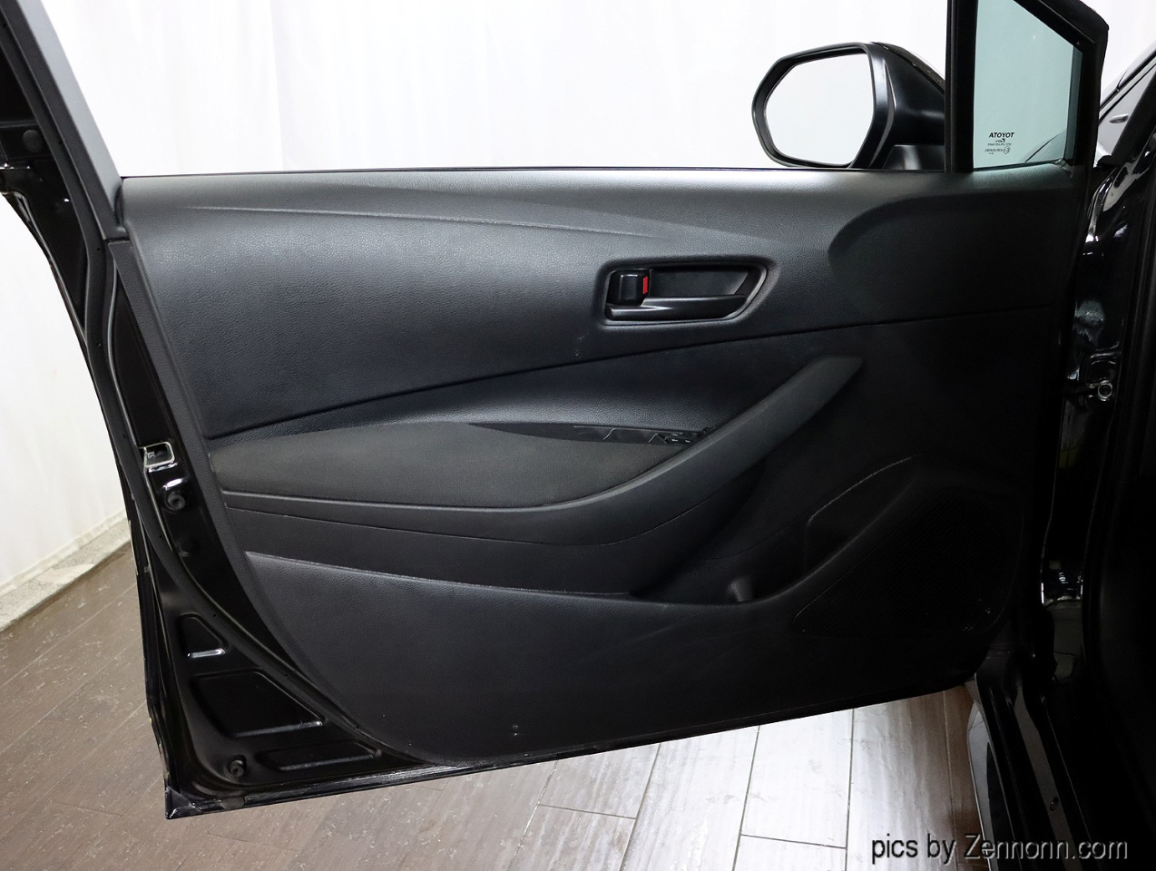 Toyota Corolla LE CVT (Natl) 2025