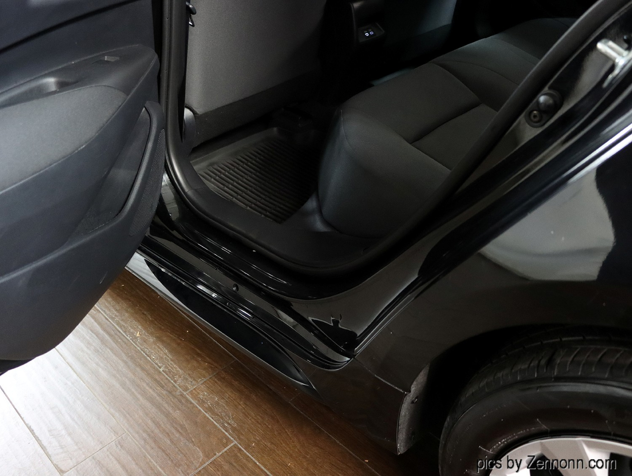 Toyota Corolla LE CVT (Natl) 2025