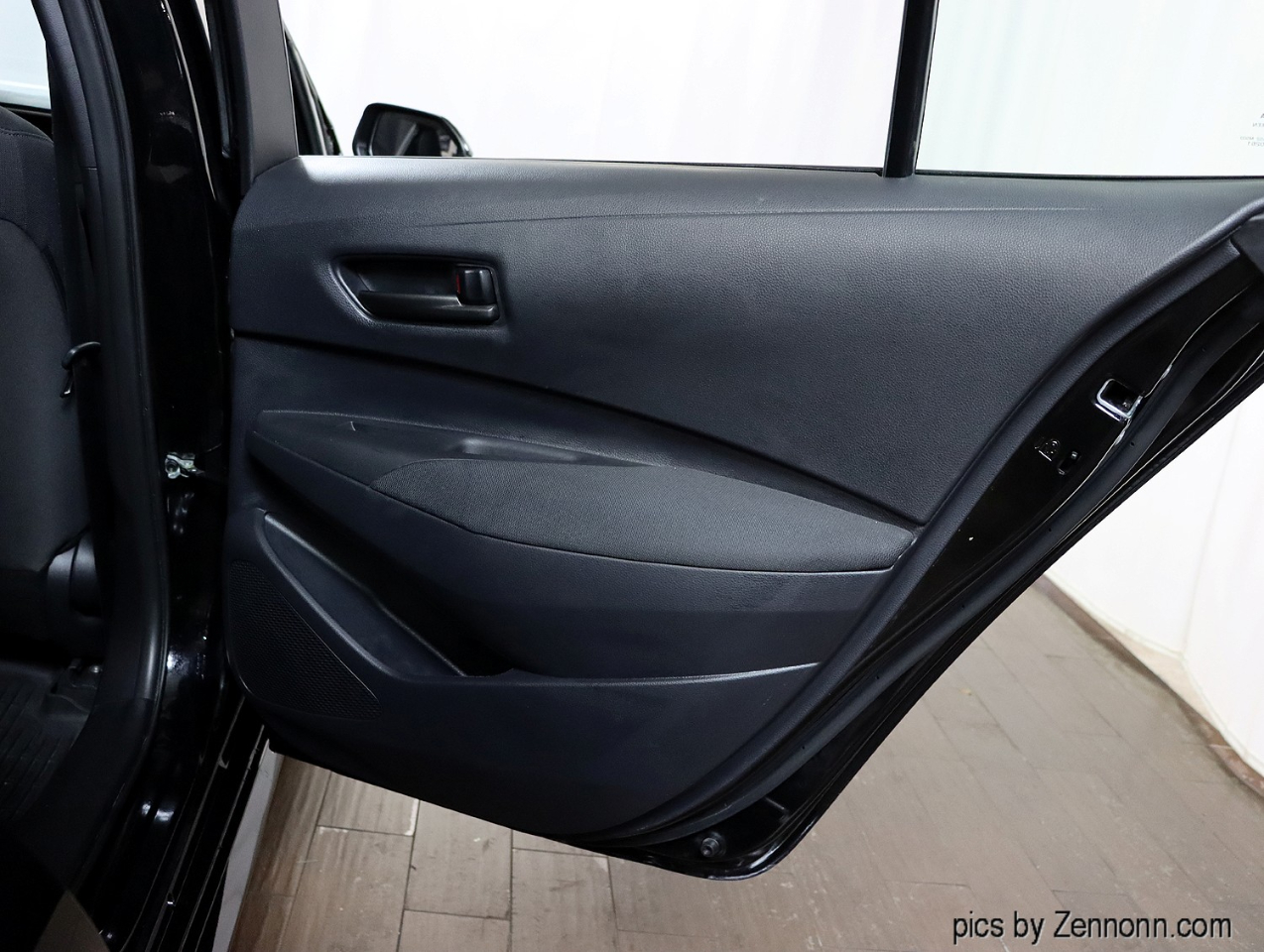 Toyota Corolla LE CVT (Natl) 2025