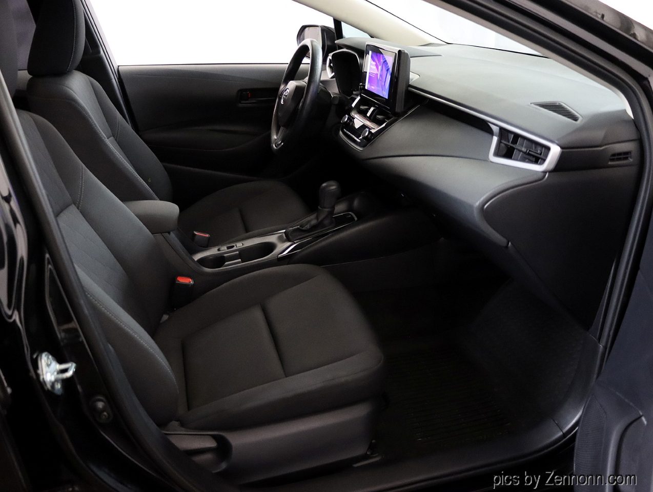 Toyota Corolla LE CVT (Natl) 2025