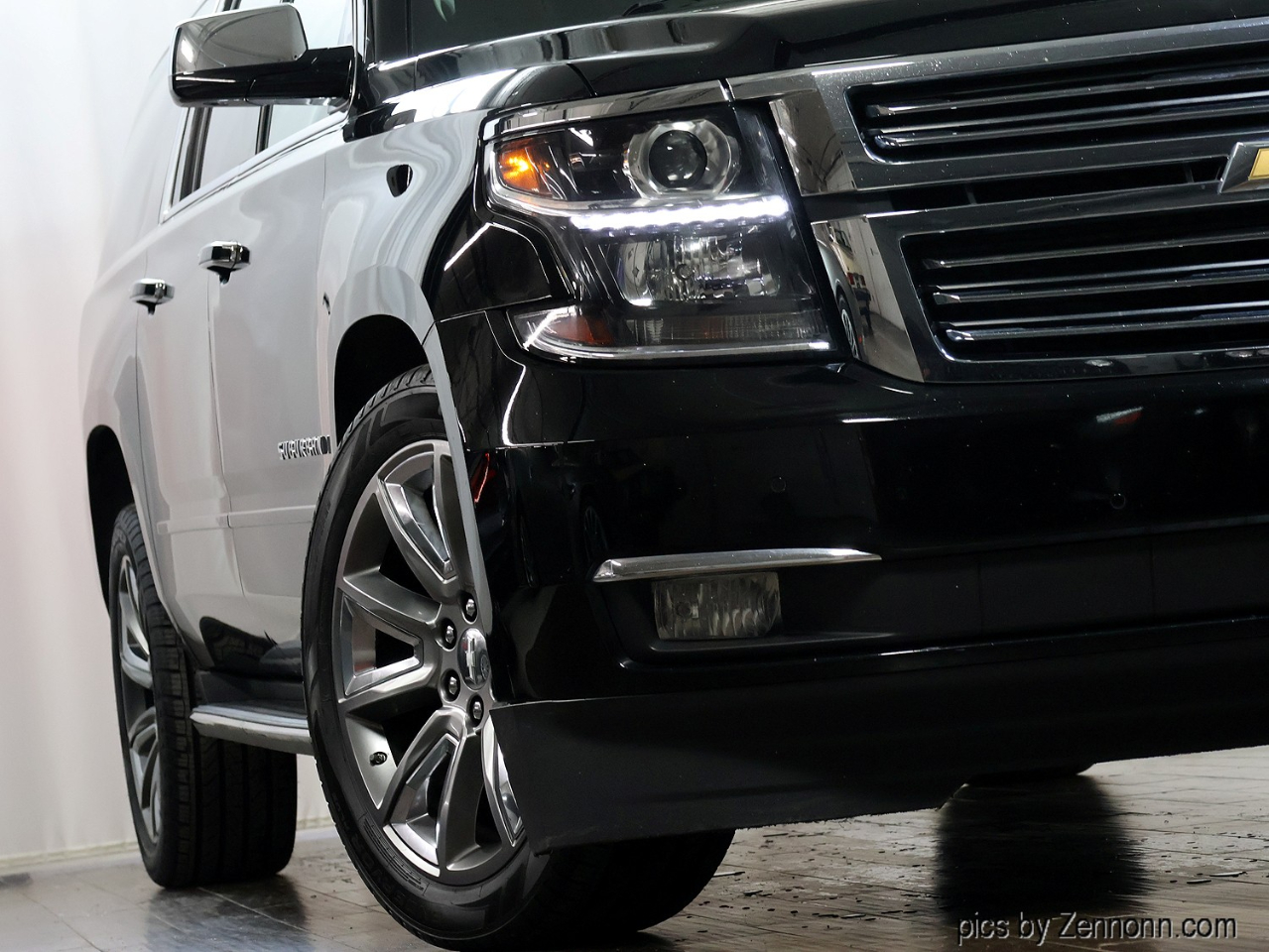 Chevrolet Suburban 4WD 4dr 1500 Premier 2017