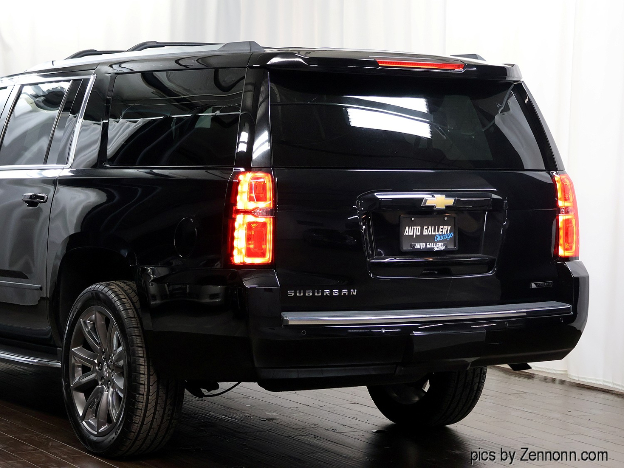 Chevrolet Suburban 4WD 4dr 1500 Premier 2017