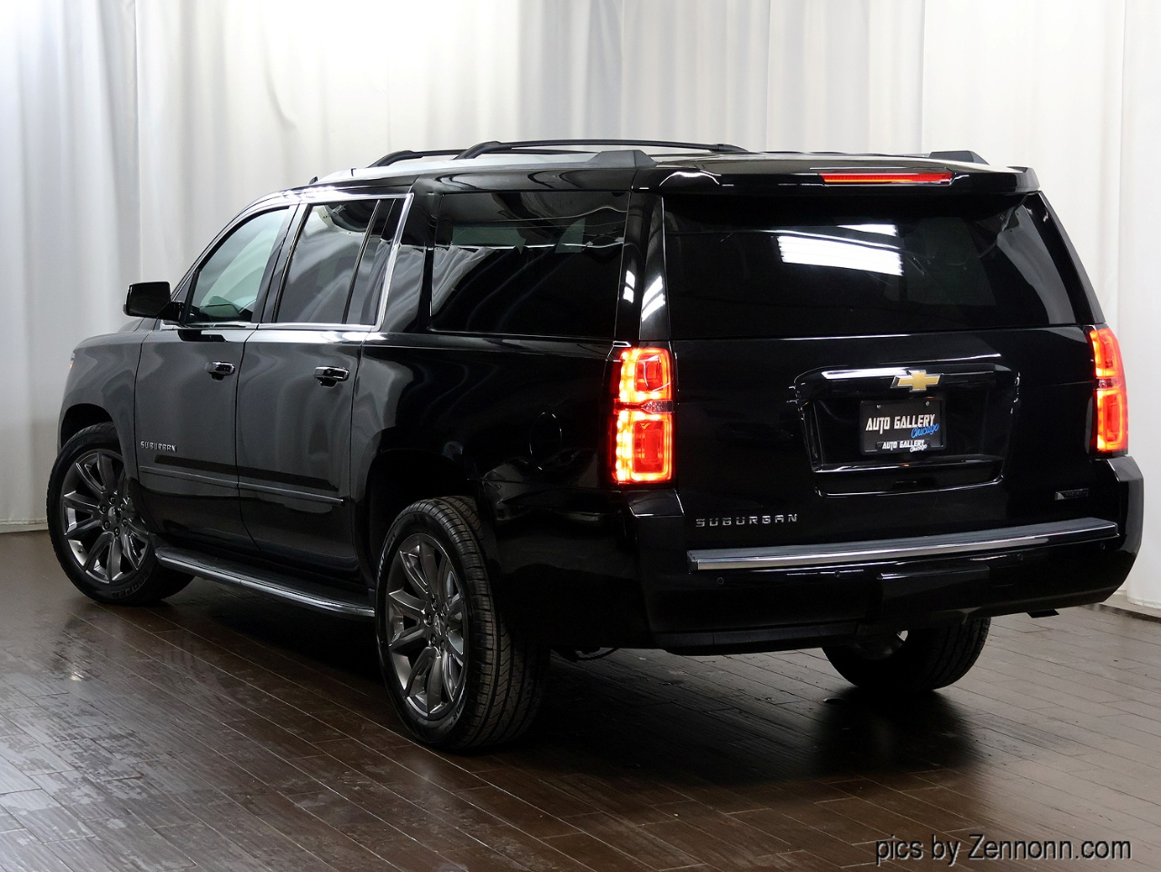 Chevrolet Suburban 4WD 4dr 1500 Premier 2017