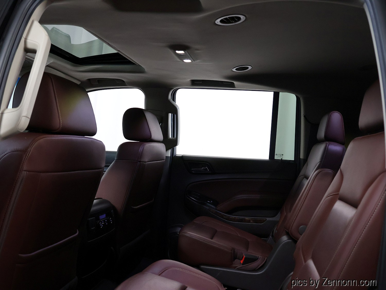 Chevrolet Suburban 4WD 4dr 1500 Premier 2017