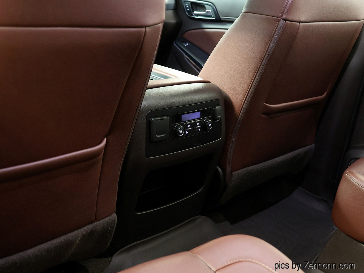 Chevrolet Suburban 4WD 4dr 1500 Premier 2017