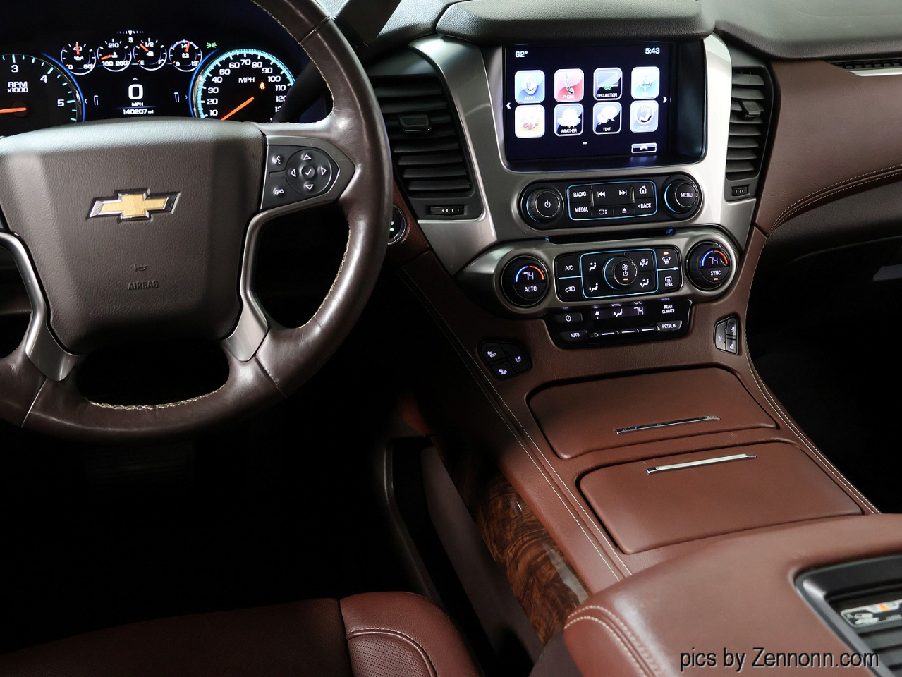 Chevrolet Suburban 4WD 4dr 1500 Premier 2017