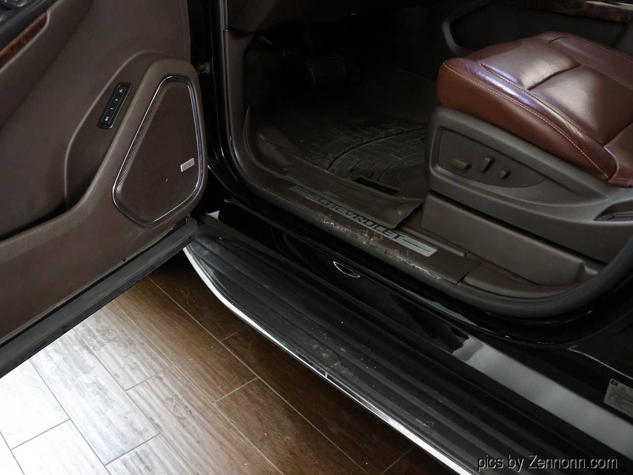 Chevrolet Suburban 4WD 4dr 1500 Premier 2017