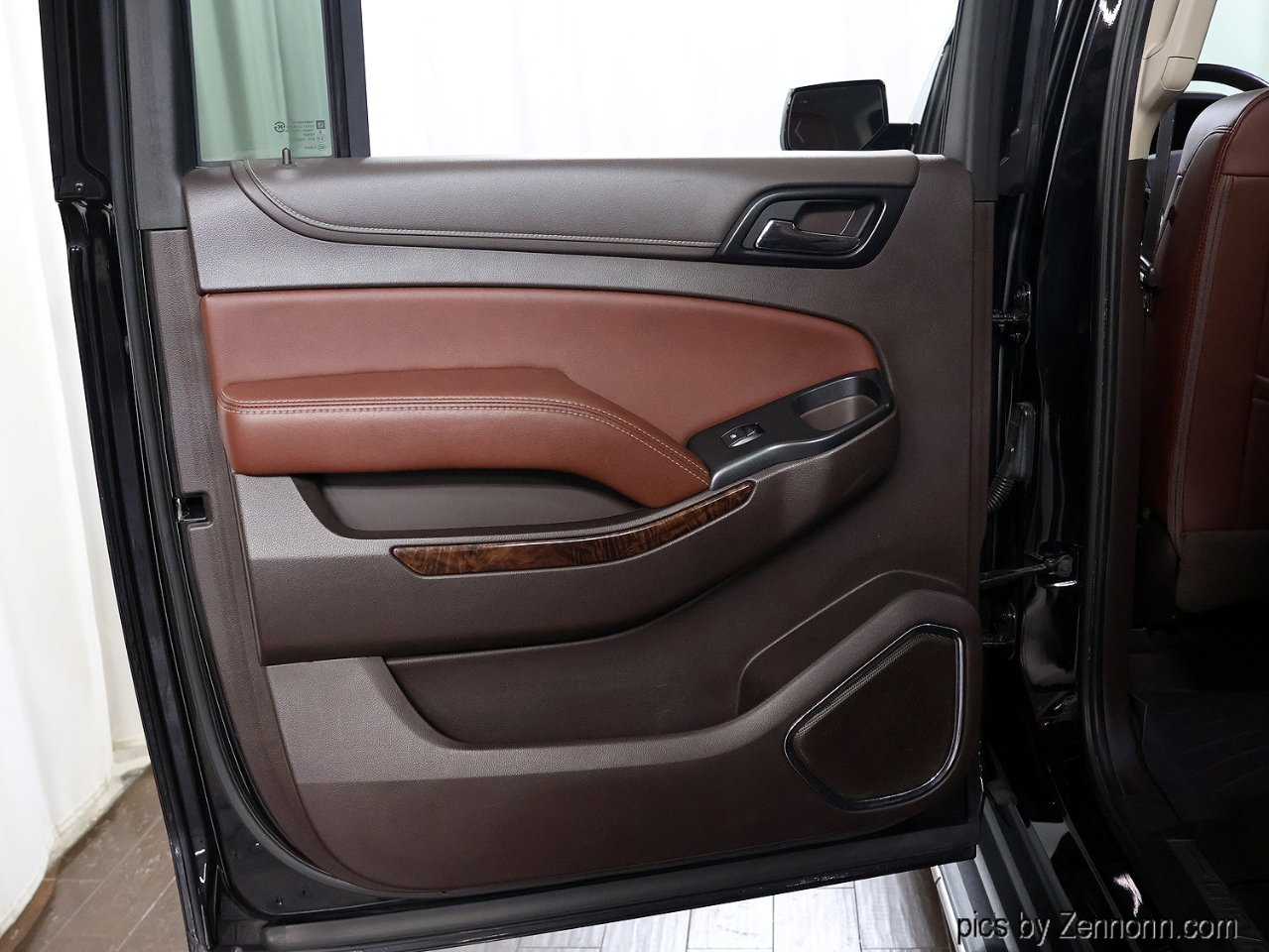 Chevrolet Suburban 4WD 4dr 1500 Premier 2017