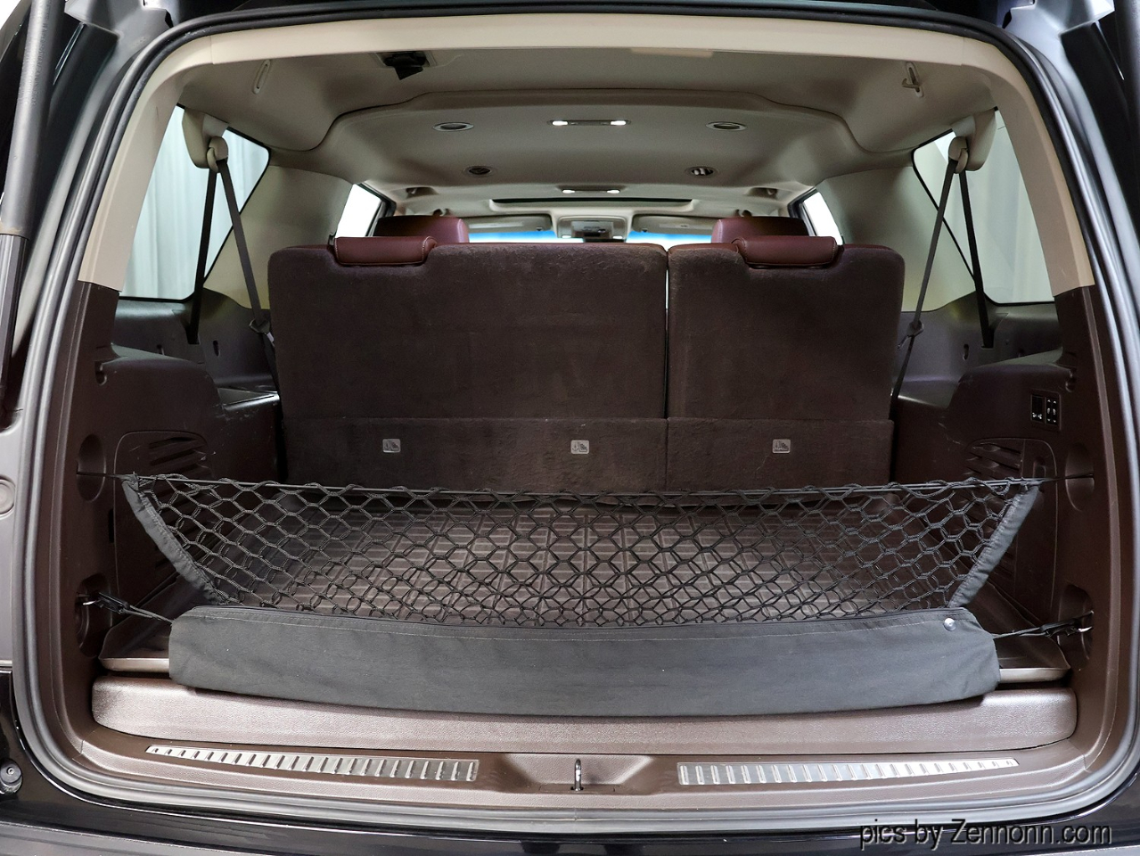 Chevrolet Suburban 4WD 4dr 1500 Premier 2017