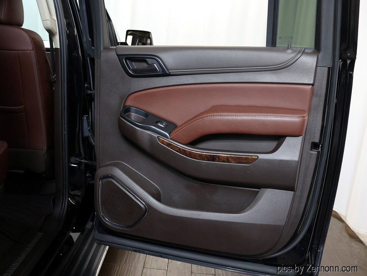 Chevrolet Suburban 4WD 4dr 1500 Premier 2017