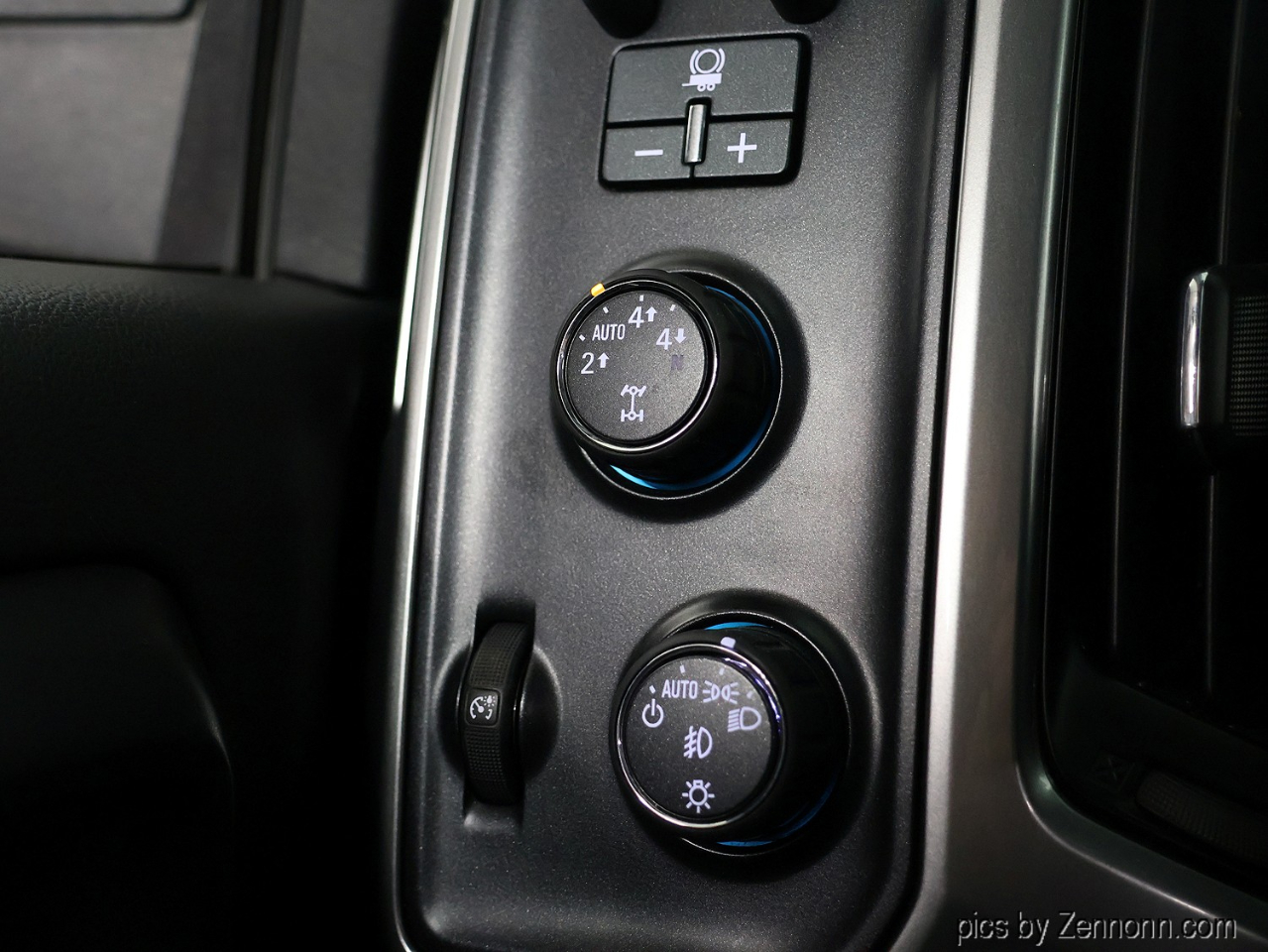 Chevrolet Silverado 1500 4WD Crew Cab 143.5" LT w/1LT 2015