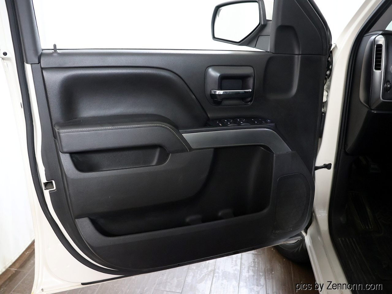 Chevrolet Silverado 1500 4WD Crew Cab 143.5" LT w/1LT 2015