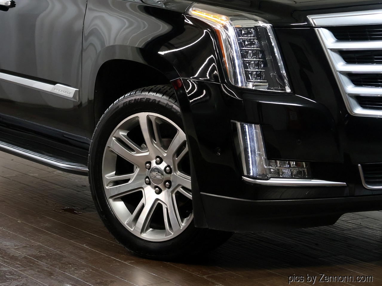 Cadillac Escalade 4WD 4dr Luxury 2017