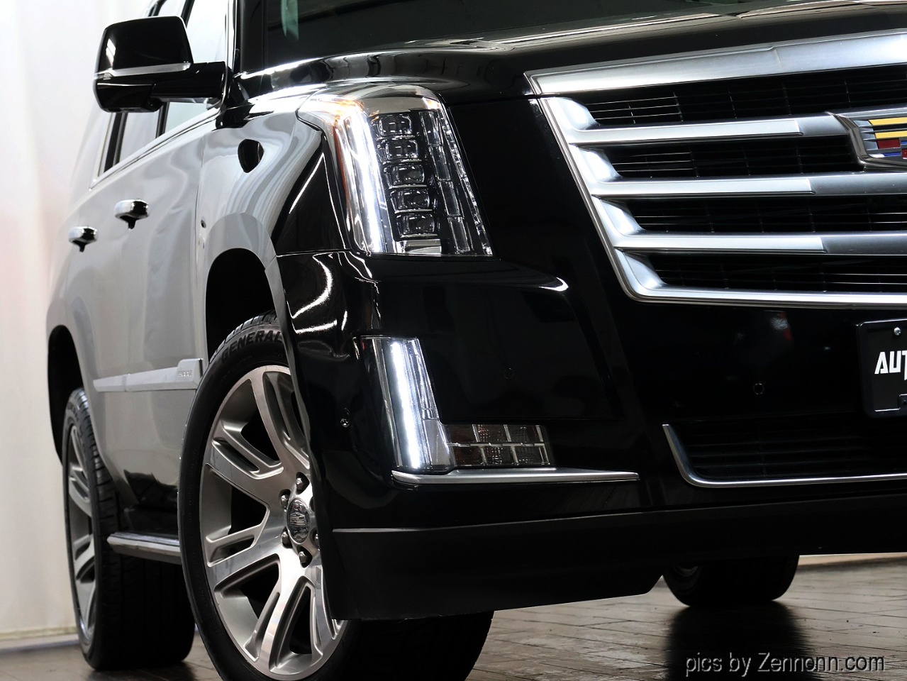 Cadillac Escalade 4WD 4dr Luxury 2017