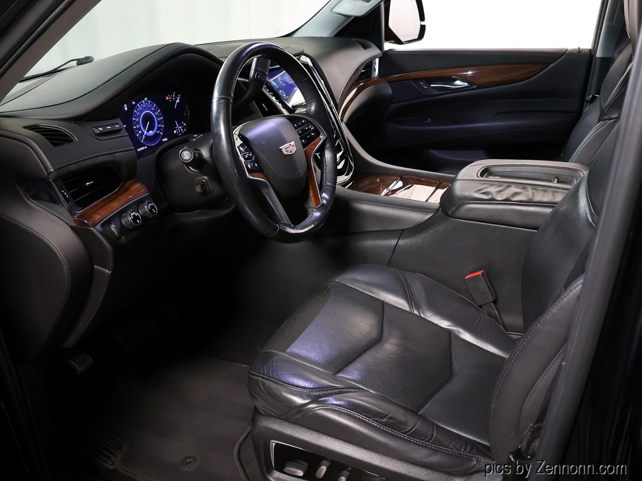 Cadillac Escalade 4WD 4dr Luxury 2017