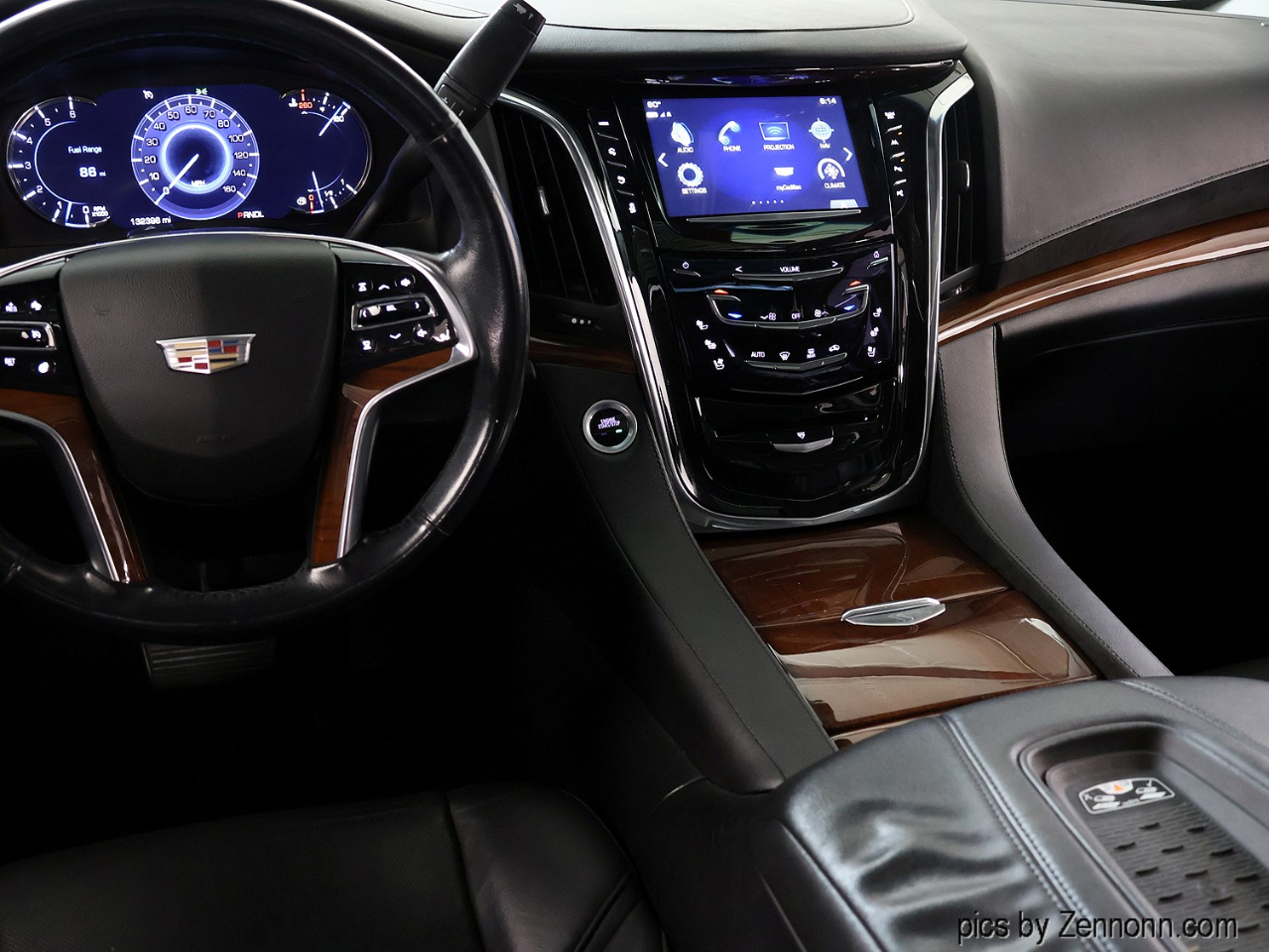 Cadillac Escalade 4WD 4dr Luxury 2017