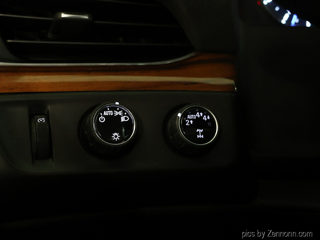 Cadillac Escalade 4WD 4dr Luxury 2017