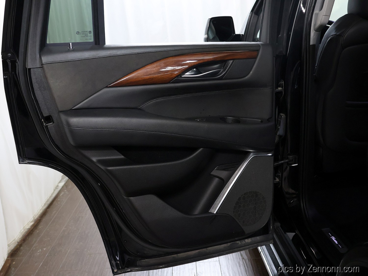 Cadillac Escalade 4WD 4dr Luxury 2017