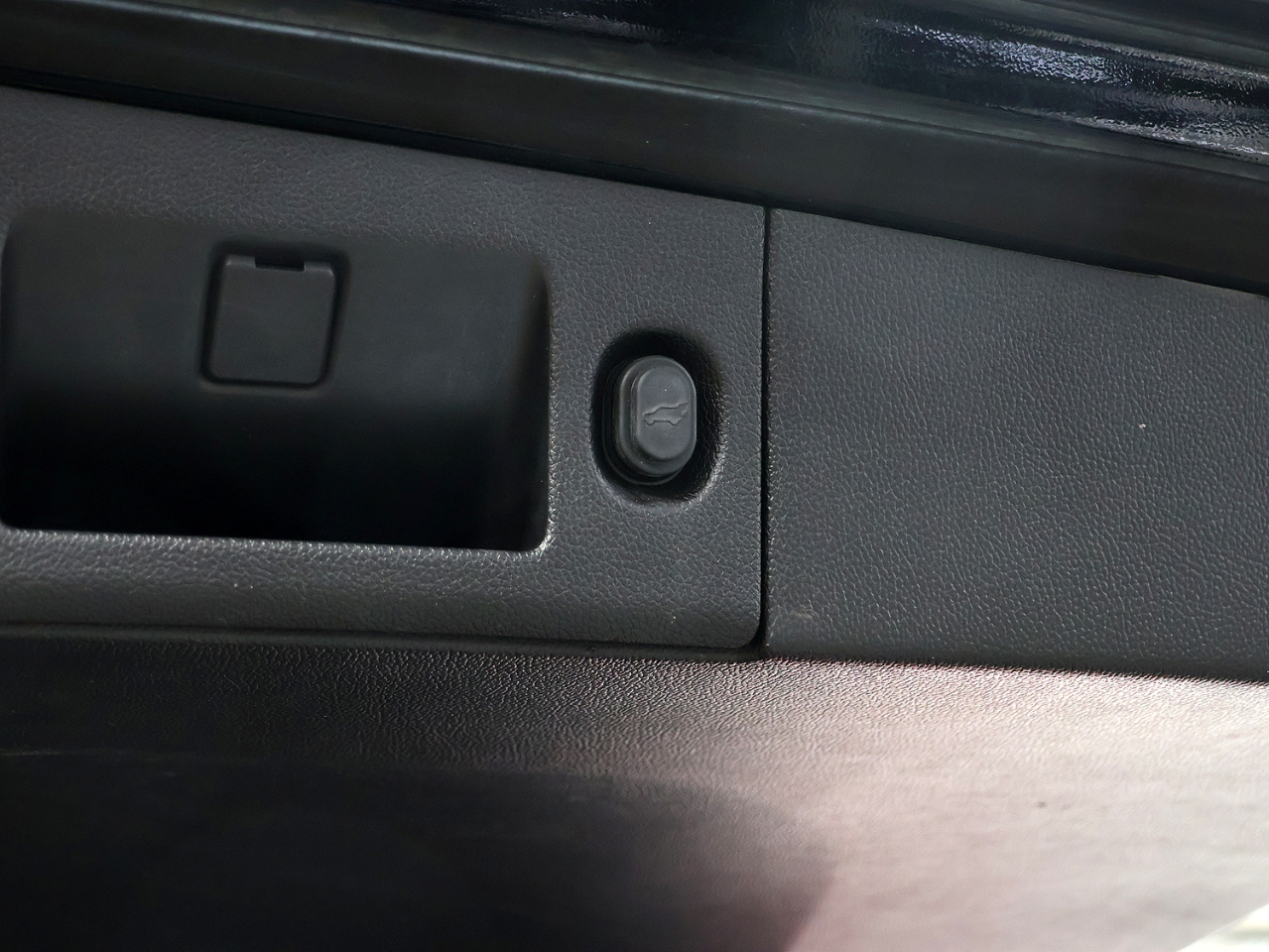 Cadillac Escalade 4WD 4dr Luxury 2017