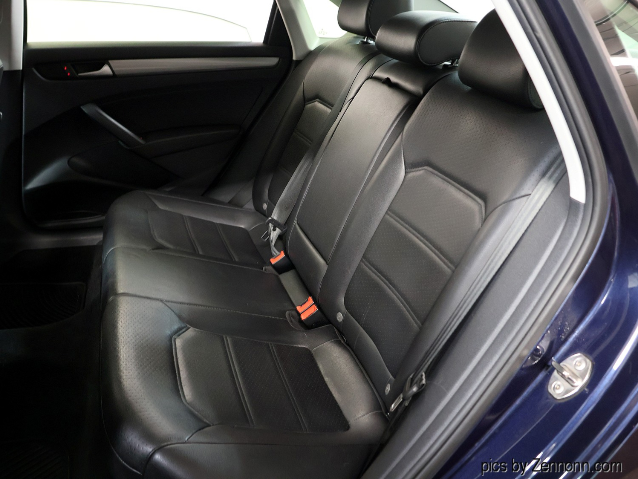 Volkswagen Passat 4dr Sdn 1.8T Auto Limited Edition 2015