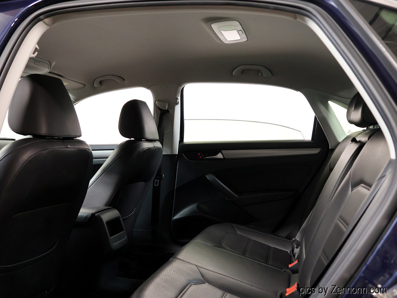 Volkswagen Passat 4dr Sdn 1.8T Auto Limited Edition 2015