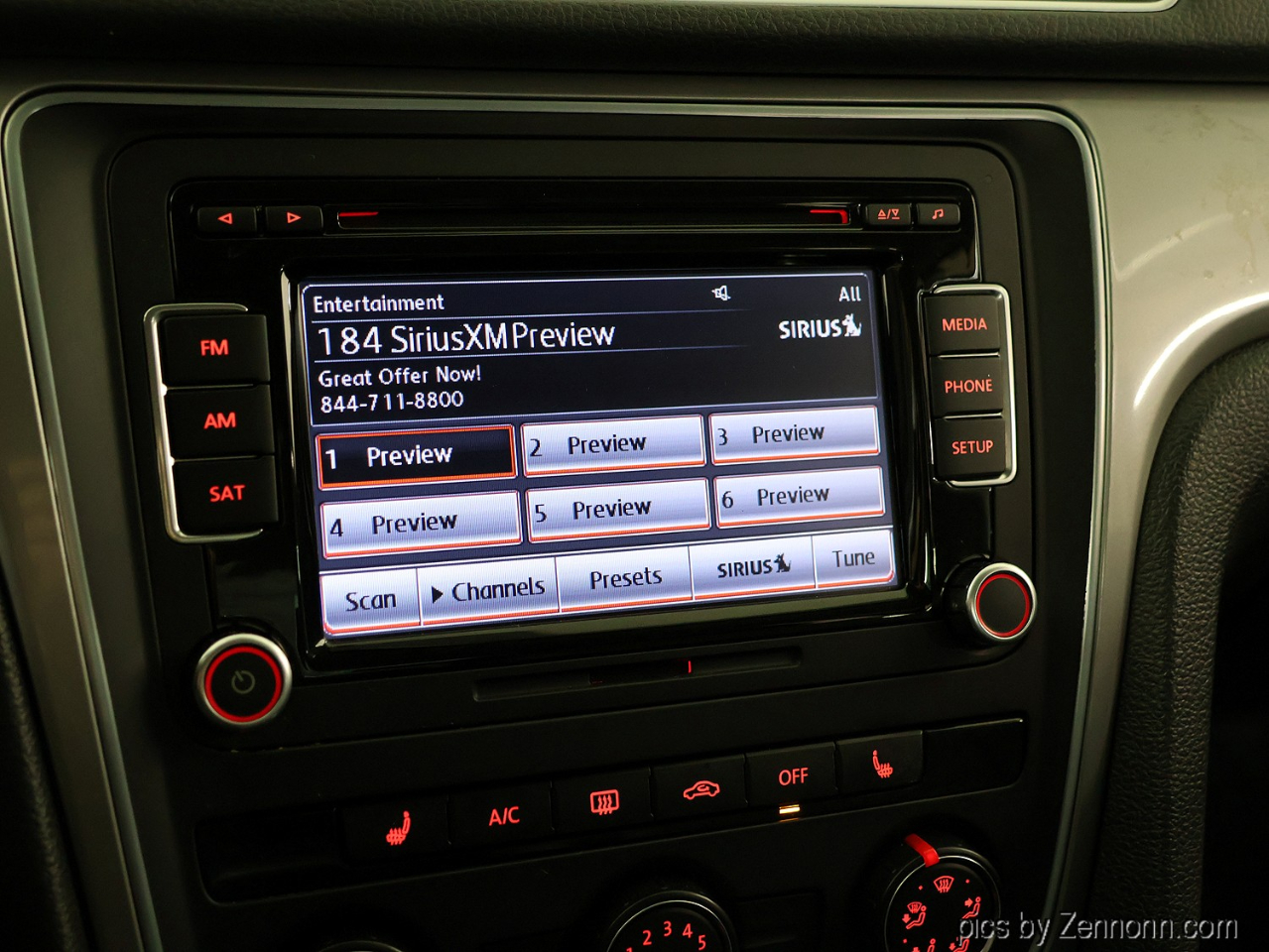 Volkswagen Passat 4dr Sdn 1.8T Auto Limited Edition 2015