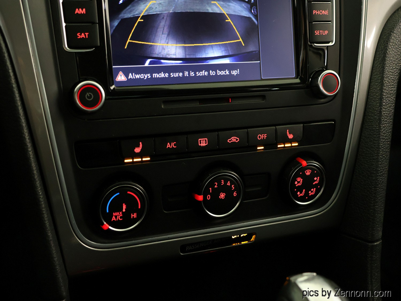 Volkswagen Passat 4dr Sdn 1.8T Auto Limited Edition 2015