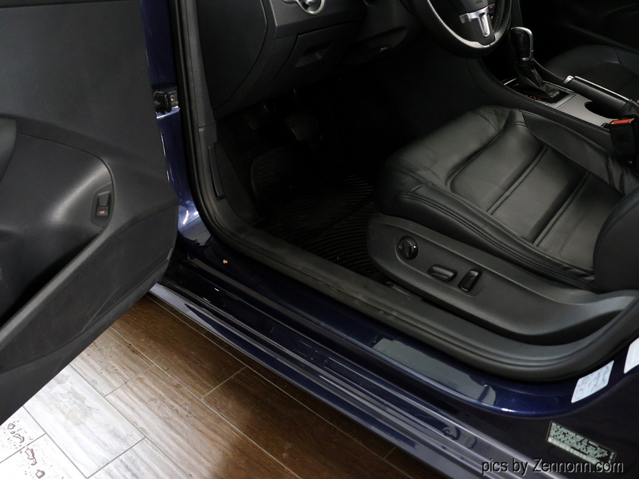 Volkswagen Passat 4dr Sdn 1.8T Auto Limited Edition 2015