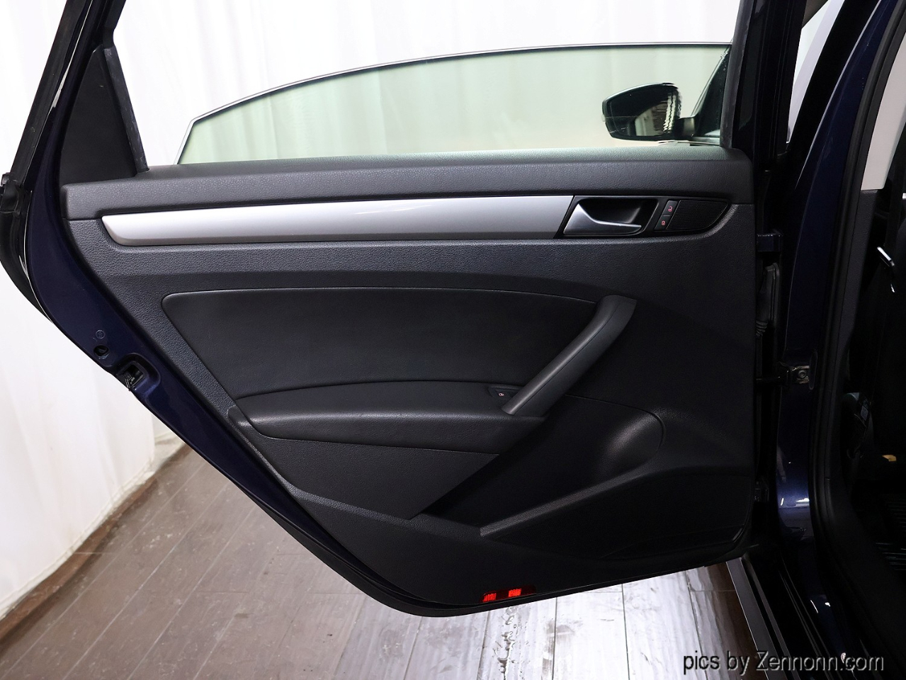 Volkswagen Passat 4dr Sdn 1.8T Auto Limited Edition 2015