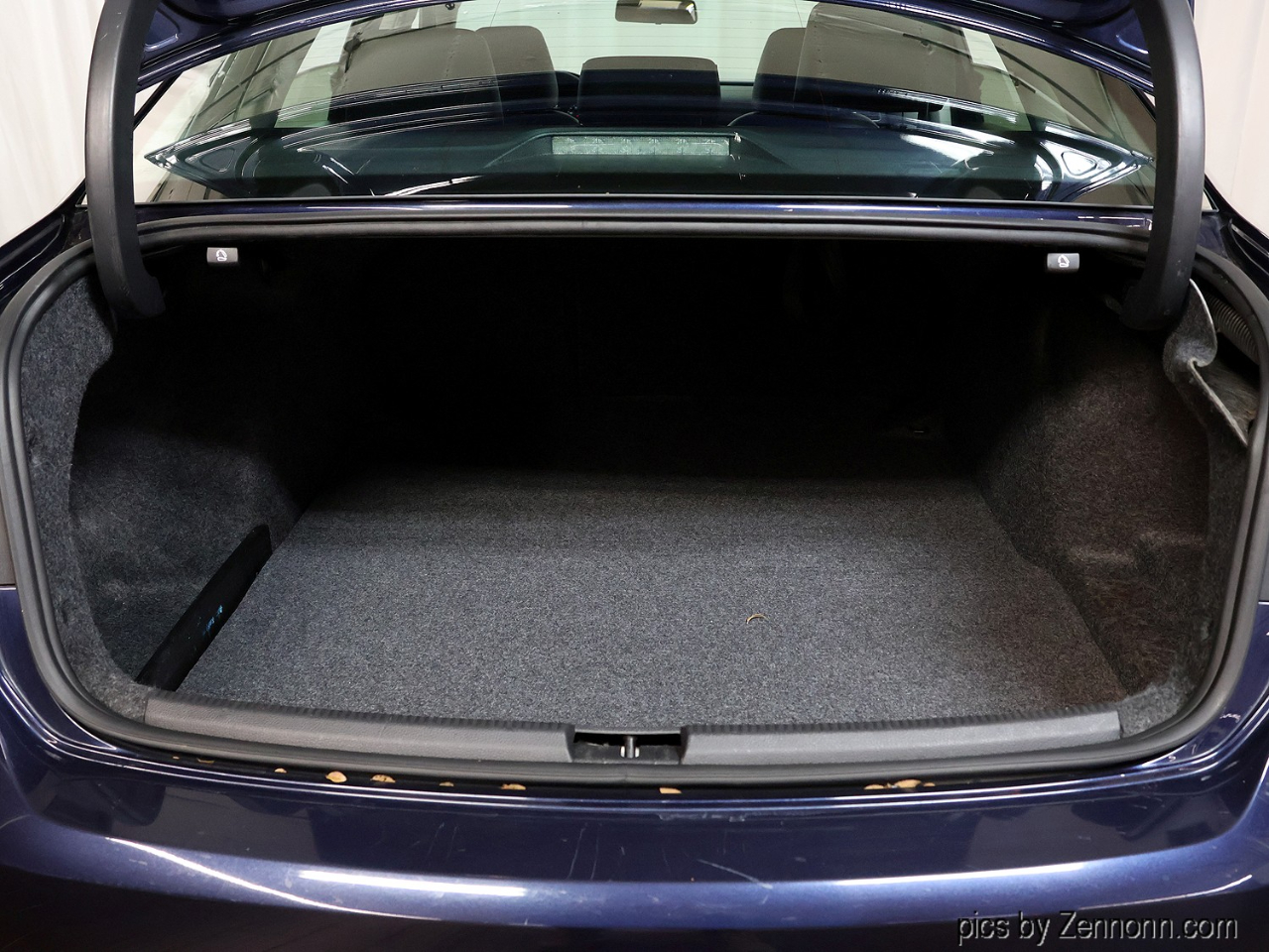 Volkswagen Passat 4dr Sdn 1.8T Auto Limited Edition 2015