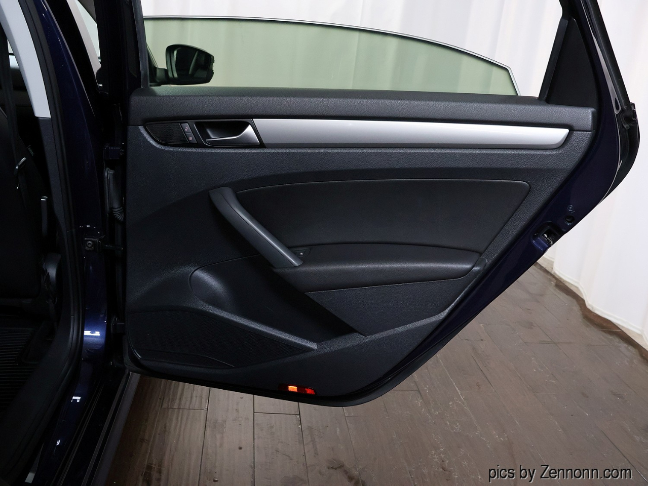 Volkswagen Passat 4dr Sdn 1.8T Auto Limited Edition 2015