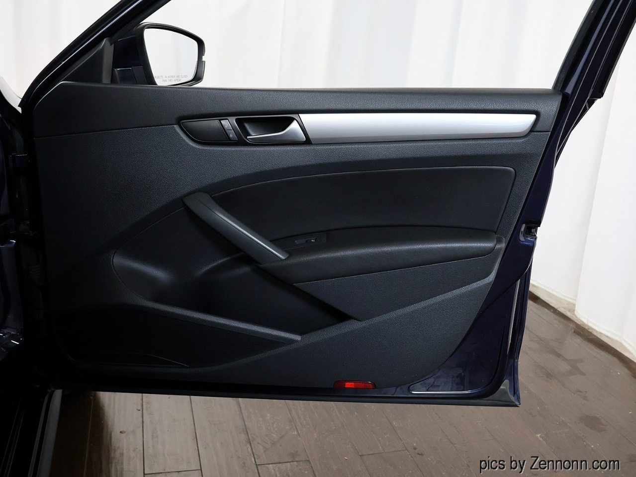 Volkswagen Passat 4dr Sdn 1.8T Auto Limited Edition 2015