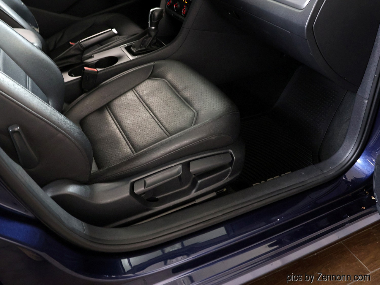 Volkswagen Passat 4dr Sdn 1.8T Auto Limited Edition 2015