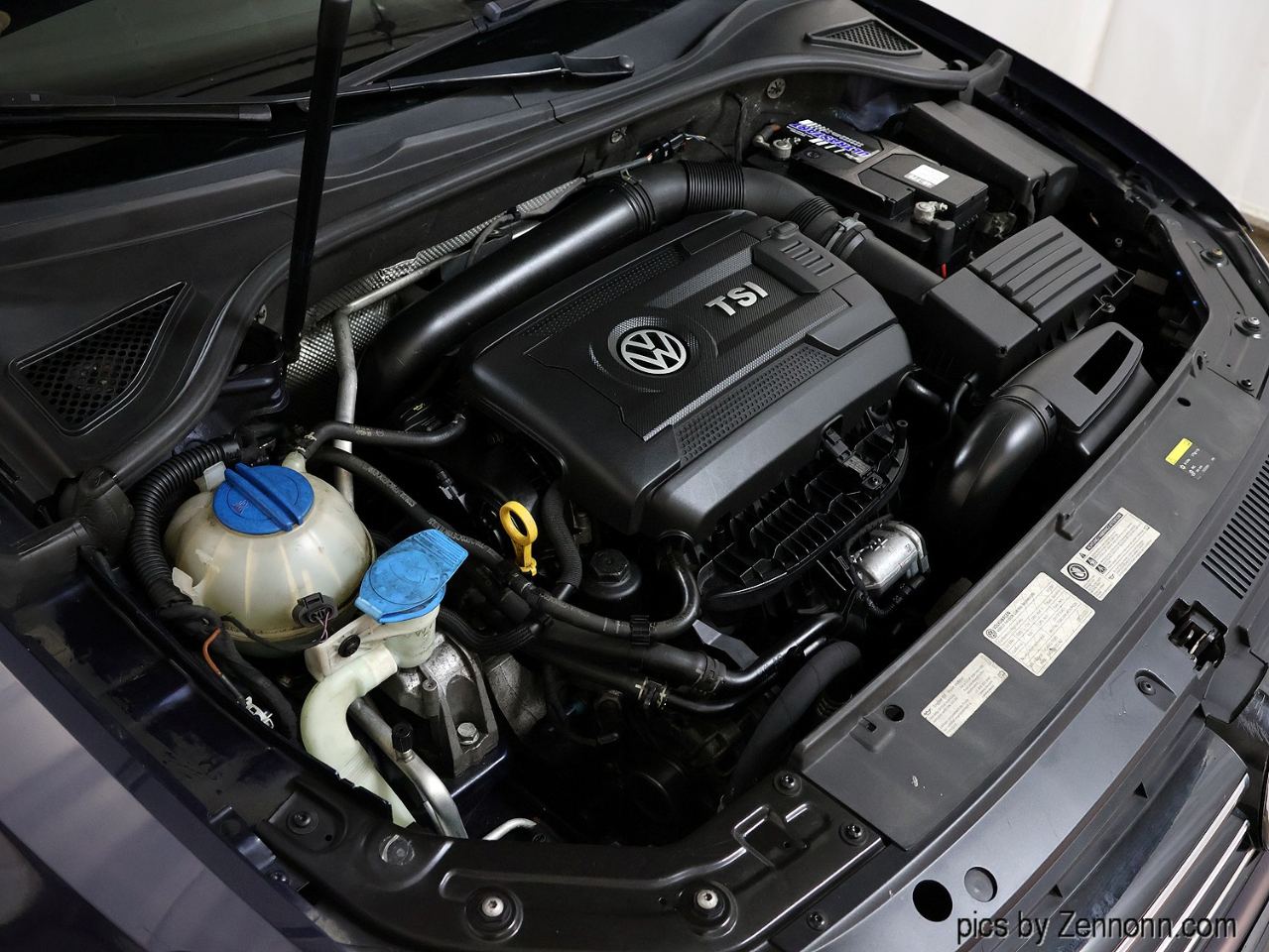 Volkswagen Passat 4dr Sdn 1.8T Auto Limited Edition 2015