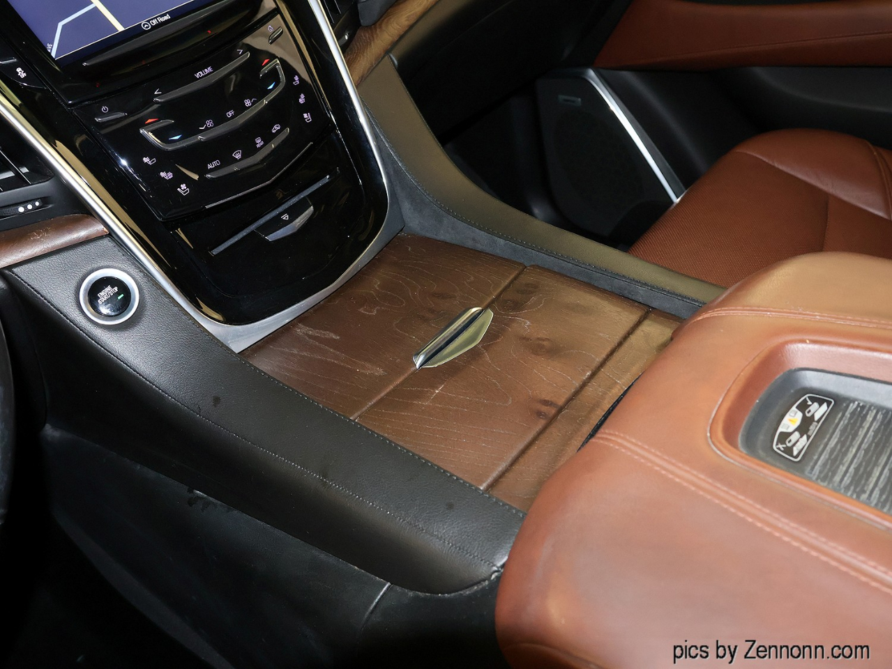 Cadillac Escalade 4WD 4dr Luxury 2019