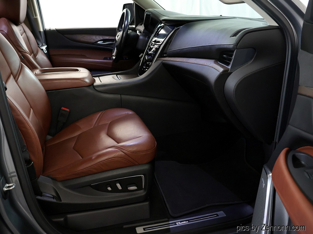 Cadillac Escalade 4WD 4dr Luxury 2019