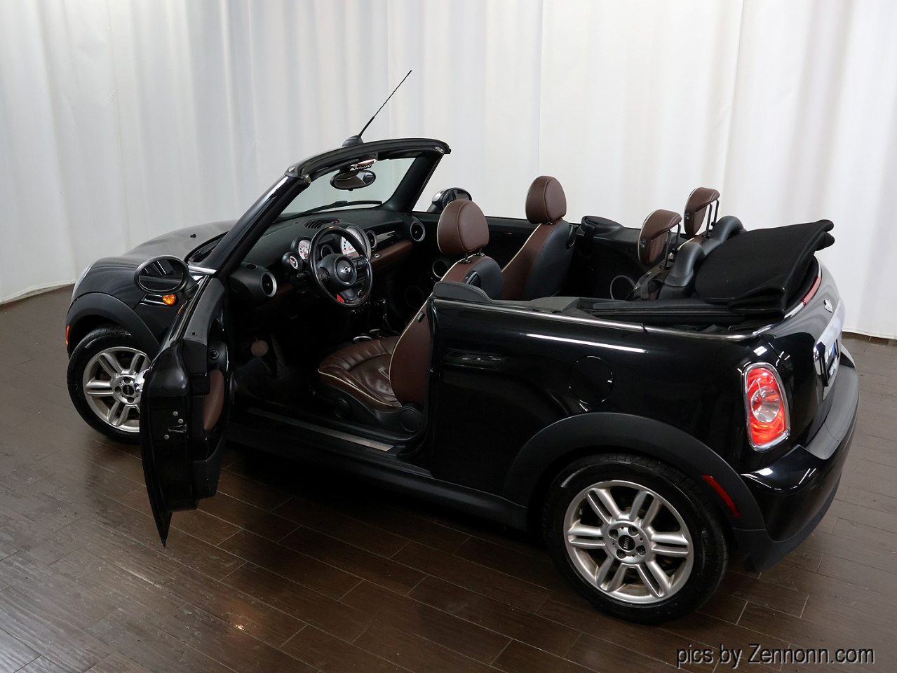 MINI Cooper Convertible 2dr 2011