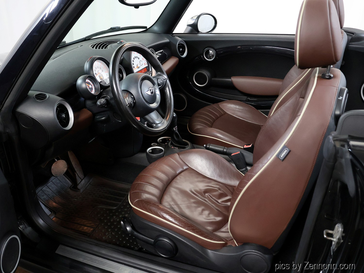 MINI Cooper Convertible 2dr 2011