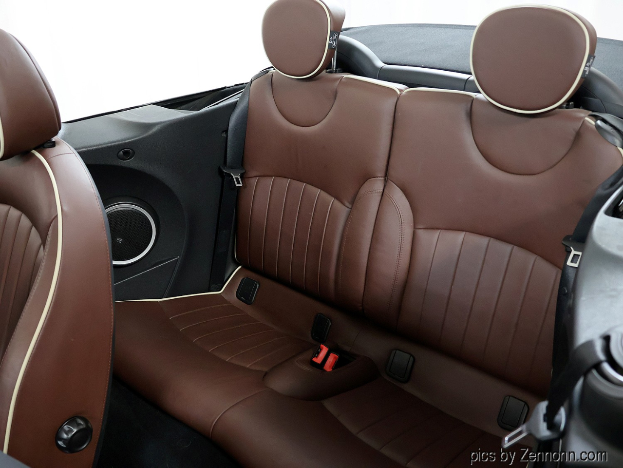 MINI Cooper Convertible 2dr 2011