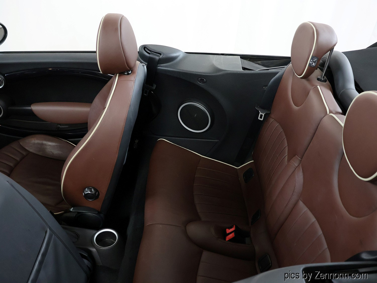 MINI Cooper Convertible 2dr 2011