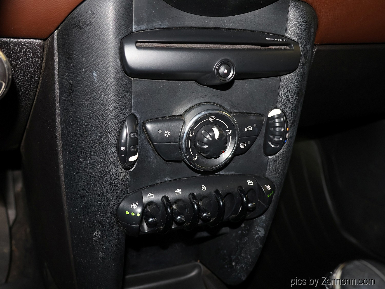 MINI Cooper Convertible 2dr 2011