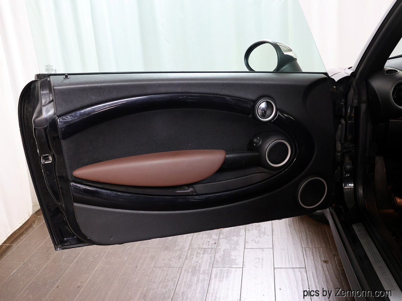 MINI Cooper Convertible 2dr 2011