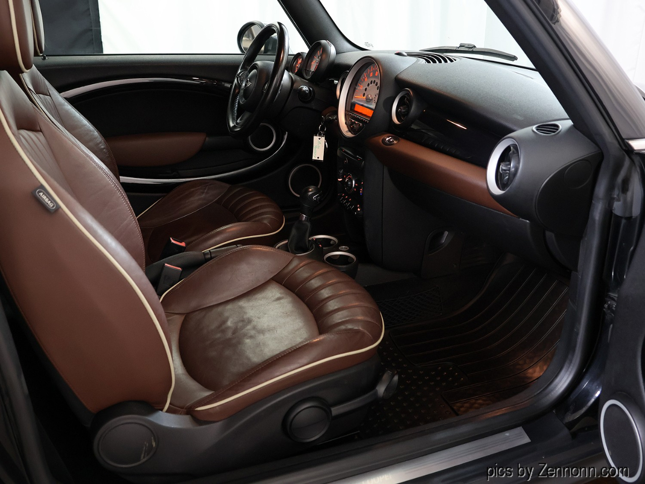 MINI Cooper Convertible 2dr 2011