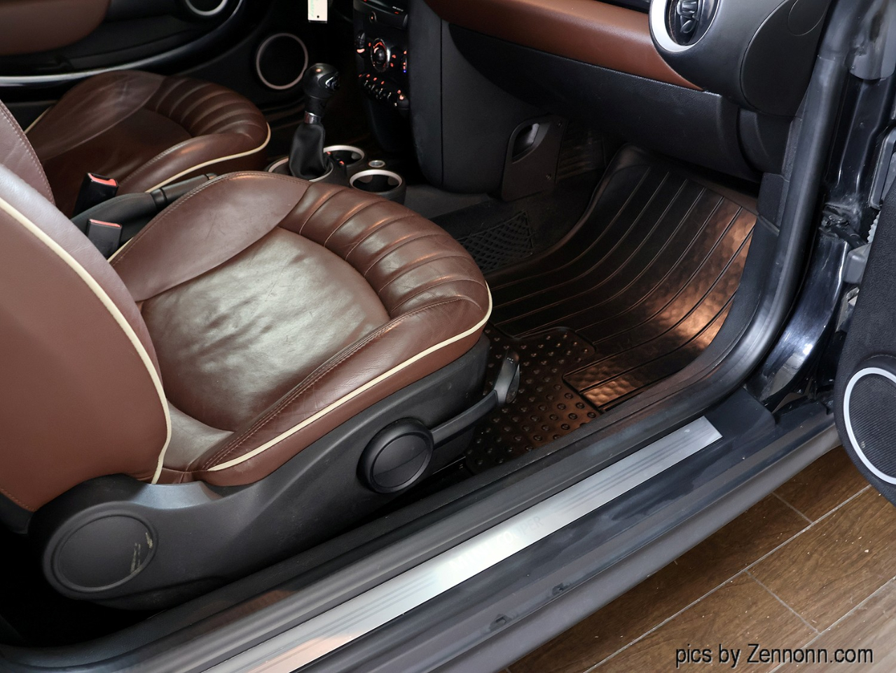 MINI Cooper Convertible 2dr 2011