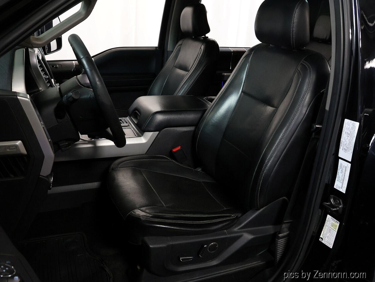 Ford F-150 4WD SuperCrew 145" Lariat 2016