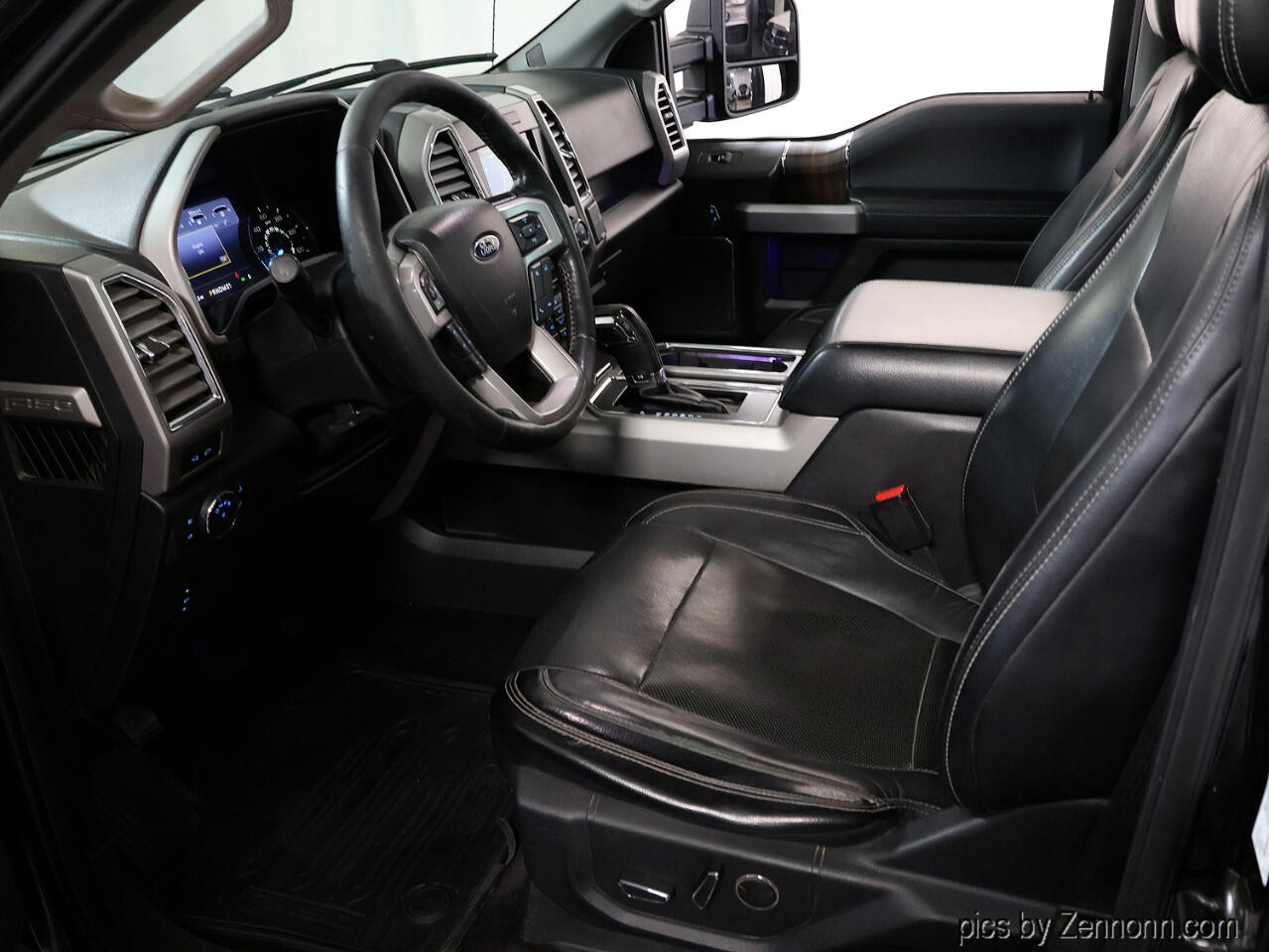 Ford F-150 4WD SuperCrew 145" Lariat 2016