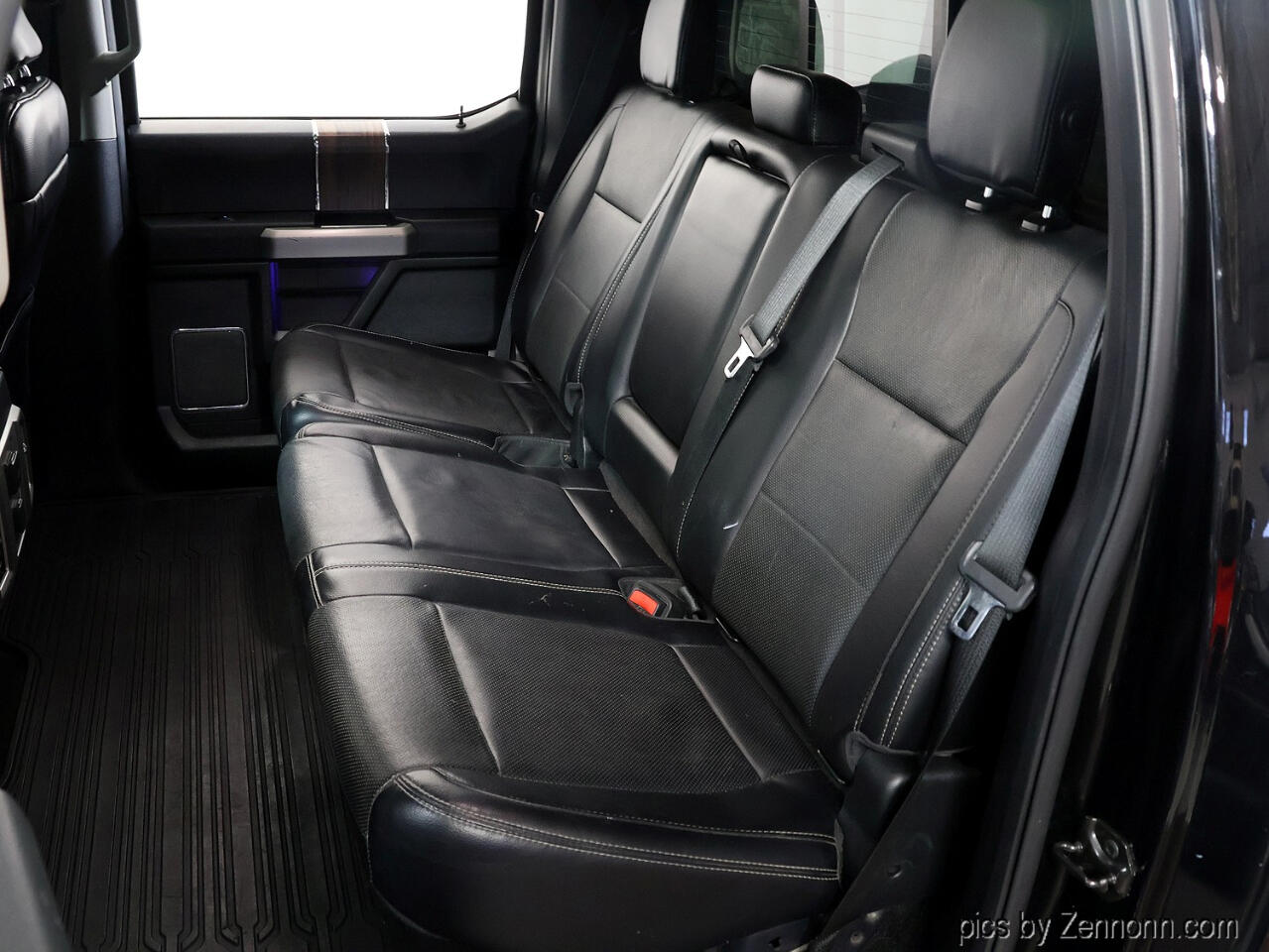 Ford F-150 4WD SuperCrew 145" Lariat 2016