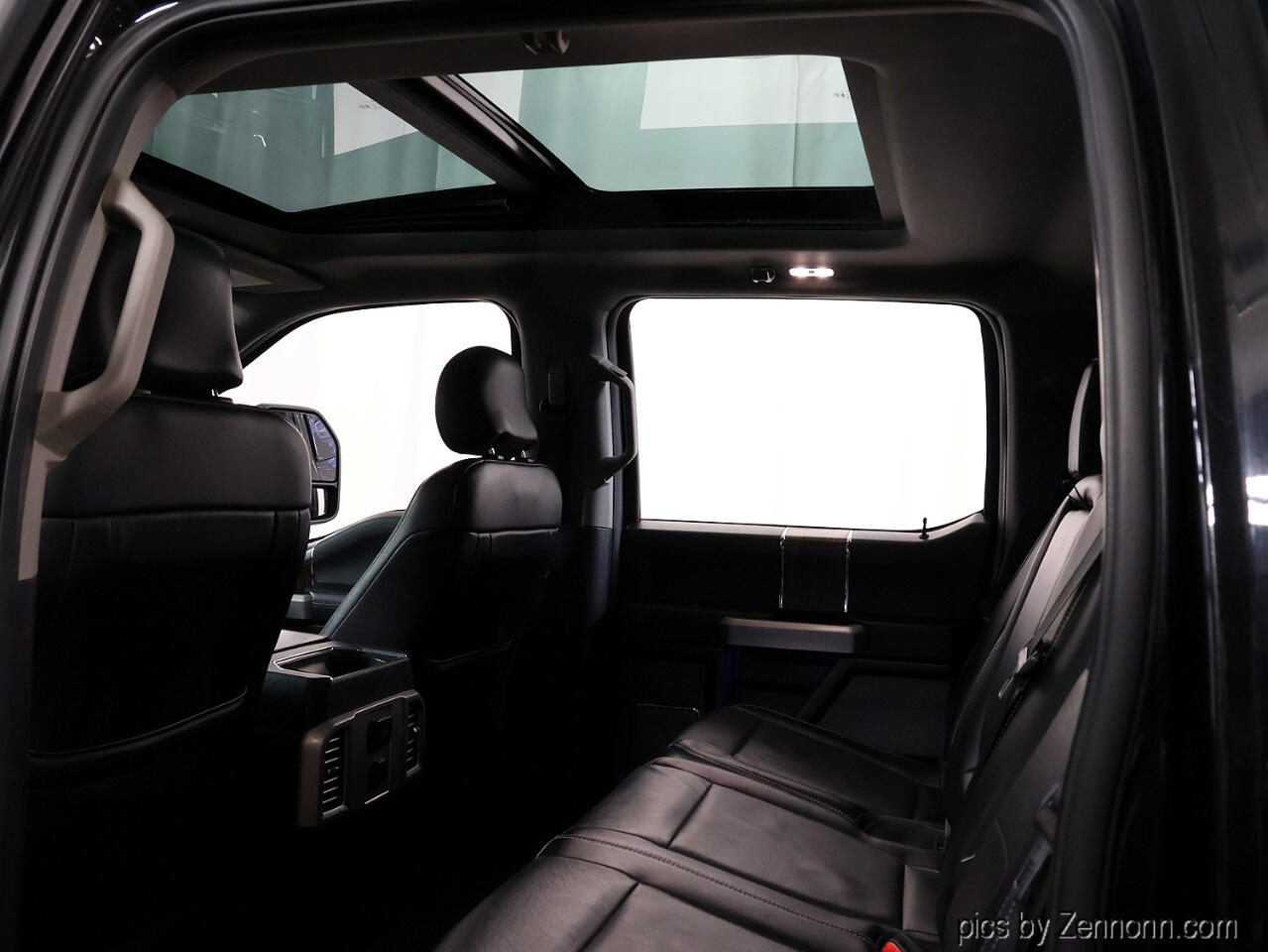 Ford F-150 4WD SuperCrew 145" Lariat 2016